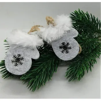 Přízdoba z filcu rukavice šedé na zavěšení 4,5 x 3,5 x 0,5 cm