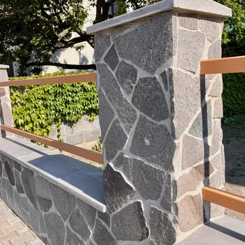 Přírodní kámen Přírodní štípaný porfyr Grigio Rosa , nepravidelné tvary tl. 10-30 mm (Obklad / dlažba tl. 10-30 mm, rozměr 25-50 cm)