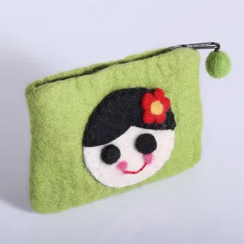 Taštička s holčičkou zelená