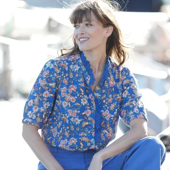 Dámská halenka Halenka z mušelínu s potiskem modrá/karamelová 42