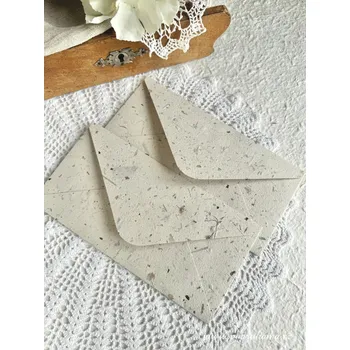 Obálka Pod Rukama Dárková obálka DL s kartou - různé druhy lisovaného papíru Barevnost: bylinky