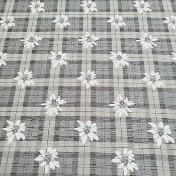 BYTEMA Luxusní dekorační látka KVĚTY A KÁRO šedá šíře 140 cm