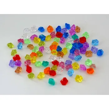 Plastové kameny ve tvaru broušeného krystalu