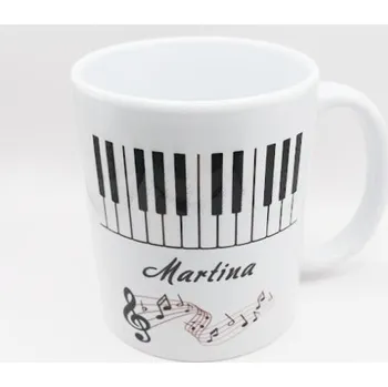 Bílý hrnek s potiskem hudební se jménem Martina