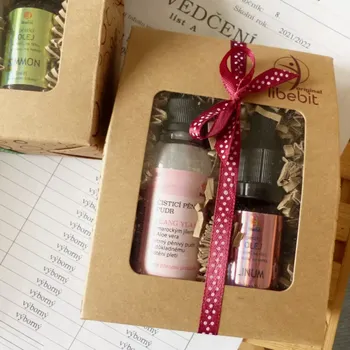 Kosmetická sada Pěsticí olej LINUM a pěnivý pudr YLANG YLANG v sadě pro paní učitelku (Dárková sada pěsticího oleje a pěnivého pudru)