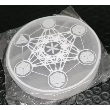 Digitální fotoaparát Selenitový tácek s platonskými tělesy s prasklinou uvnitř