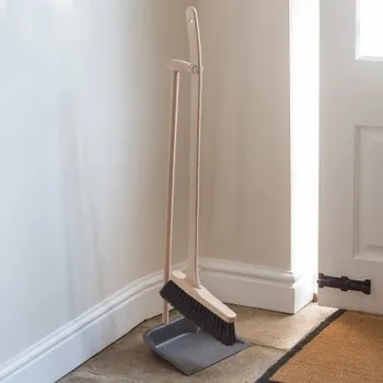 Lopatka a smetáček s dlouhou rukojetí Beech