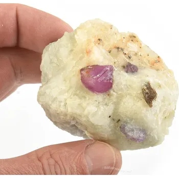 Přírodní kámen Rubín krystaly přírodní v hornině 155g Indie