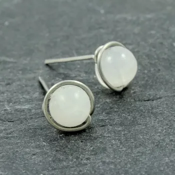 Náušnice Náušnice s měsíčním kamenem – pecky