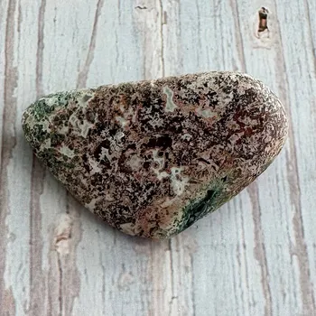 Jaspis korálový tromlovaný Frýdštejn 3 cca 2,5 x 4,3 cm, 21,2 g