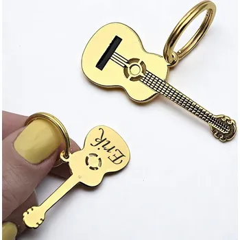 Kytara zlatá - přívěsek na klíče