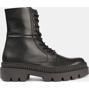 Dámská zimní obuv Baťa kožené kotníkové dámské boty ozdobnou podešví a flísovou podšívkou černé, vel. 36