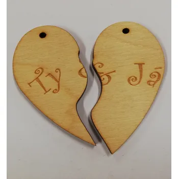 Dřevěný výřez rozdělené srdce "ty a já"