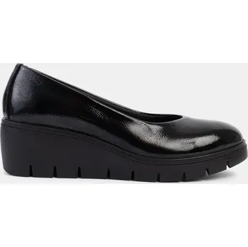 Dámské lodičky Comfit dámské lakované lodičky na klínku baťa černé, vel. 36