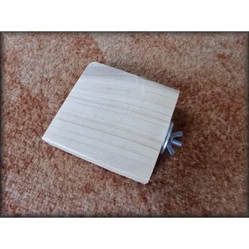 Dřevěné stupátko asi 8 x 10 cm s matkou