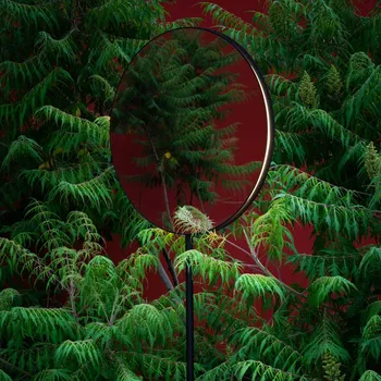 Lampička Artemide Se|eS LED stojací zrcadlo černá 180cm - Ø nohy 50 cm zrcadlená, černá LED celkem 30 W - Doprava zdarma