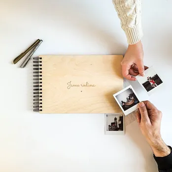 Fotoalbum Kroužkové fotoalbum Jsme rodina Počet a barva papírů: Černé - 30 listů