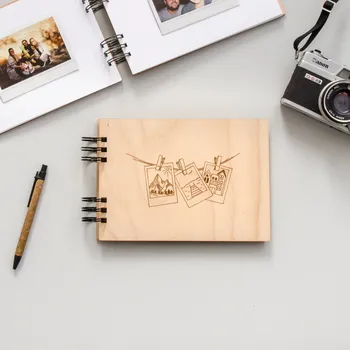 Fotoalbum Dědova dílna Malé fotoalbum Polaroidky A5 Počet a barva papírů: Černé - 30 listů