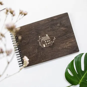 Dědova dílna Kroužkové fotoalbum Domeček Počet a barva papírů: Černé - 30 listů