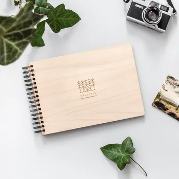 Fotoalbum Dědova dílna Kroužkové fotoalbum Výletník Počet a barva papírů: Černé - 30 listů