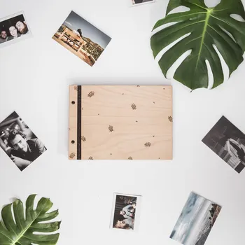 Fotoalbum Dědova dílna Dřevěné fotoalbum Lístky Počet a barva papírů: Bílé - 30 listů