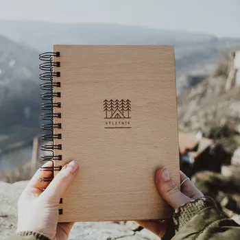 Zápisník Dědova dílna Dřevěný blok Výletník Papír: Bez linek (čistý)