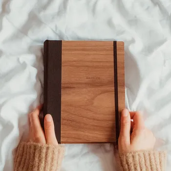 Zápisník Dědova dílna Dřevěný zápisník Minimalista ořech Papír: Bez linek (čistý)