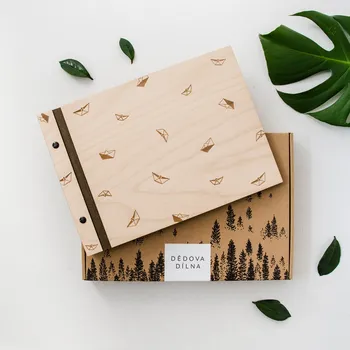 Fotoalbum Dědova dílna Dřevěné fotoalbum Lodičky Počet a barva papírů: Černé - 30 listů