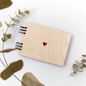 Fotoalbum Dědova dílna Malé fotoalbum Červené srdíčko A5 Počet a barva papírů: Bílé - 30 listů