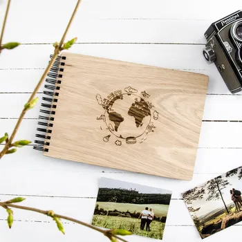 Dědova dílna Kroužkové fotoalbum Zeměkoule Počet a barva papírů: Černé - 30 listů