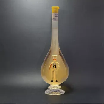 Víno GOLDWINE Ozdobná láhev - v ní figurka Kuchař