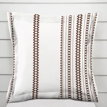 Povlak na polštářek Bavlněný povlak na polštář s lemem Sandra SA-618 Hnědý lidový vzor na bílém 50 x 60 cm