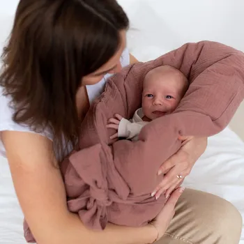 Zavinovačka Péřová mušelínová zavinovačka 80 × 80 / tmavě pudrová