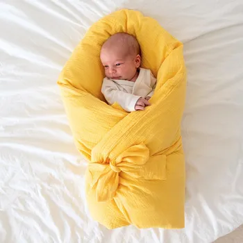 Zavinovačka Péřová mušelínová zavinovačka 80 × 80 / žlutá