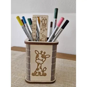 Stojánek na tužky žirafa