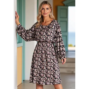 Dámské šaty Černé dámské saténové šaty s květinovým vzorem M1128 Black Velikost: S/M