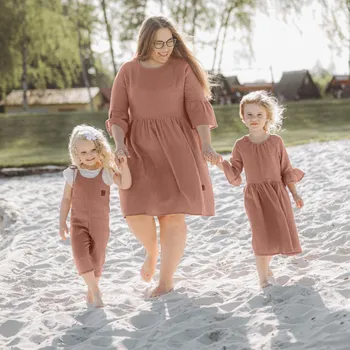 Dámské šaty Dámské mušelínové šaty s tříčtvrtečním rukávem / tmavě pudrová Velikost šatů: M