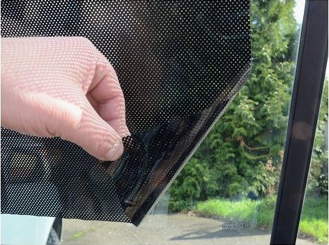 Sluneční fólie na sklo do auta samodržící sundavací přilnavá