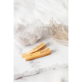 Čajovna YogaDay Dřívka Palo santo s nápisem štěstí a hojnost