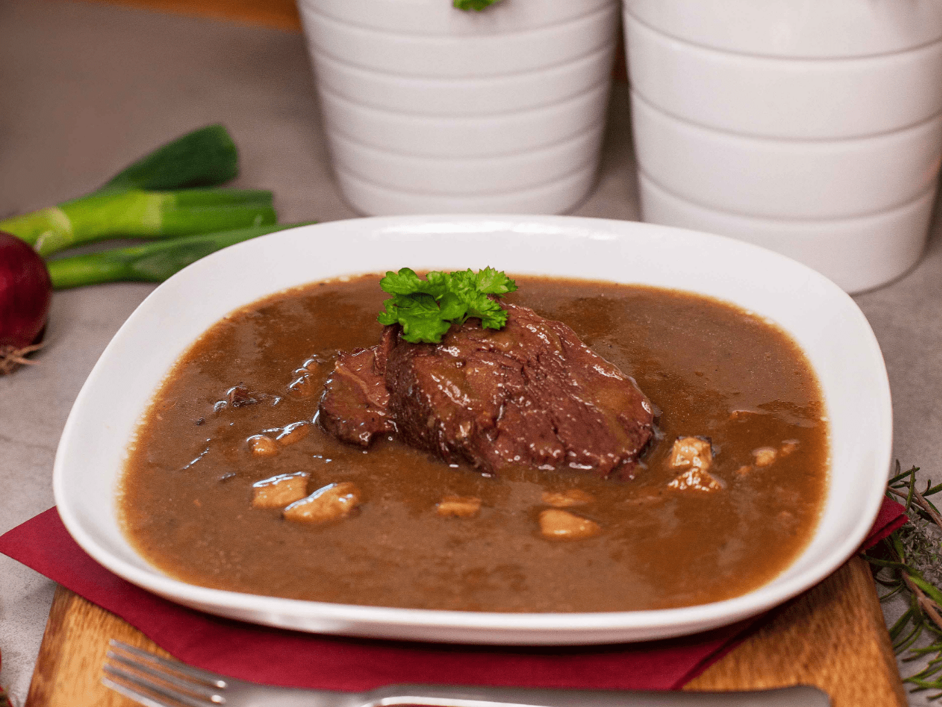 DOVAST Hovězí pečínka na divoko Velikost: Dvouporcové (800g)