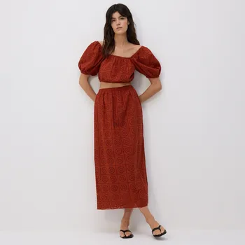 Dámská sukně Reserved - Ažurová sukně s rozparky - ostře červená - ZK980-29X - ZK980-29X-L