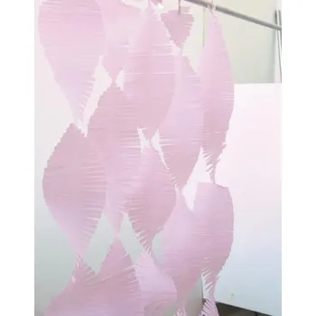 Unique - Závěs ze střapců z krepového papíru světle růžový -