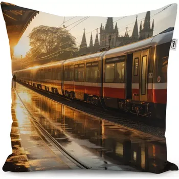 Polštář Dekorační polštář Vlak na nádraží při východu slunce - Sablio - 50x50 cm