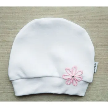Kojenecké oblečení AMÁLKA Bavlněná bílá čepička, růžová květinka Velikost: 74-80