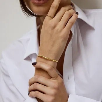 Náramek Bangle Gold náramek