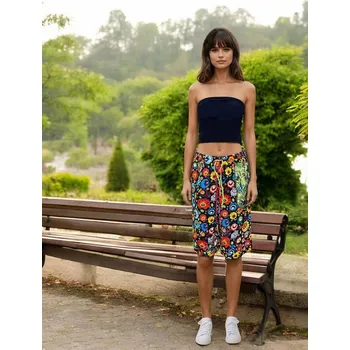 Dámské kraťasy Barevné krátké dámské kraťasy s motivem z Lowicze a botanickými vzory