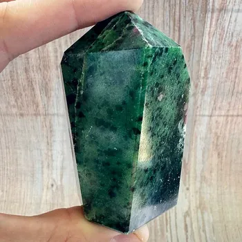 Rubín v zoisitu špice - obelisk 32 cca 4,6 x 7,7 cm, 188 g