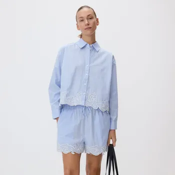 Dámské oblečení Reserved - Šortky s vyšívaným vzorem - bleděmodrá - 997HF-05X - 997HF-05X-M