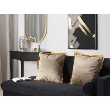 Dekorativní polštářek Sada dekorativních polštářů 2 béžové sametové látky 45 x 45 cm s třásněmi podsedák na zip kuchyň jídelna obývací pokoj předsíň glamour Beliani