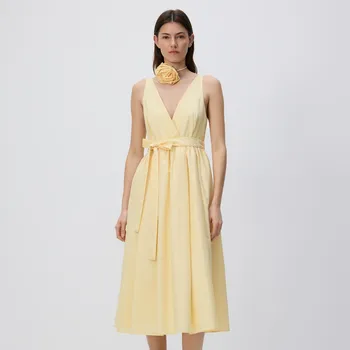 Dámské šaty Reserved - Midi šaty s ozdobným páskem - světle žlutá - 067GP-10X - 067GP-10X-XS